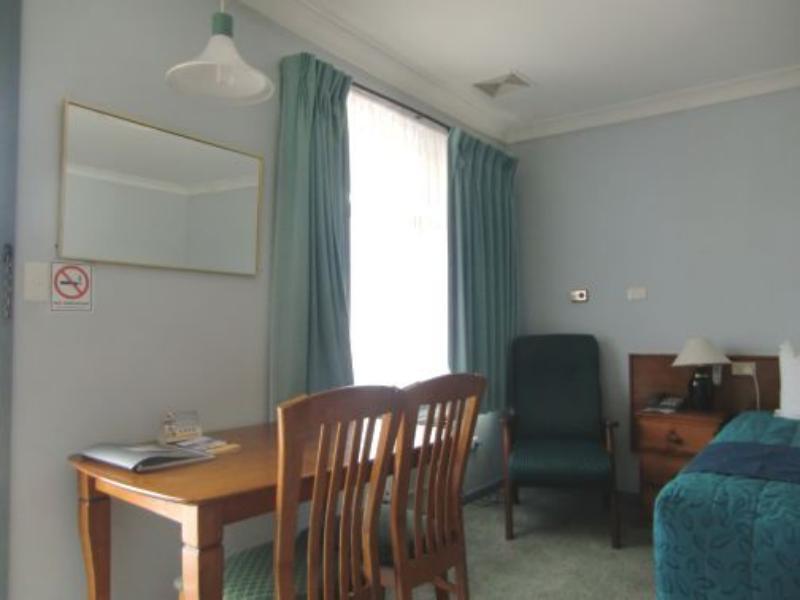 Castle Motel Бернсдейл Номер фото